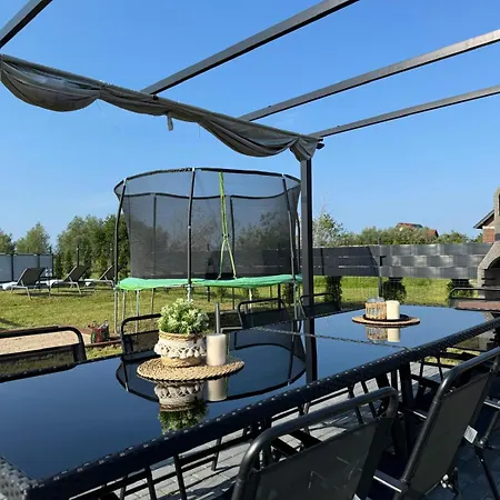 Niceplace4you Familien-ferienhaeuser An Der Polnischen Ostsee Mit Pool Apartament Dobieslawiec