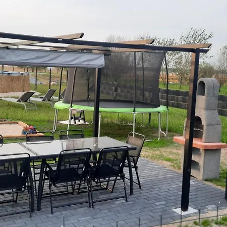 Niceplace4you Familien-ferienhaeuser An Der Polnischen Ostsee Mit Pool * Dobieslawiec