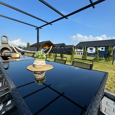 Niceplace4you Familien-ferienhaeuser An Der Polnischen Ostsee Mit Pool