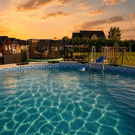 Niceplace4you Familien-ferienhaeuser An Der Polnischen Ostsee Mit Pool Dobieslawiec